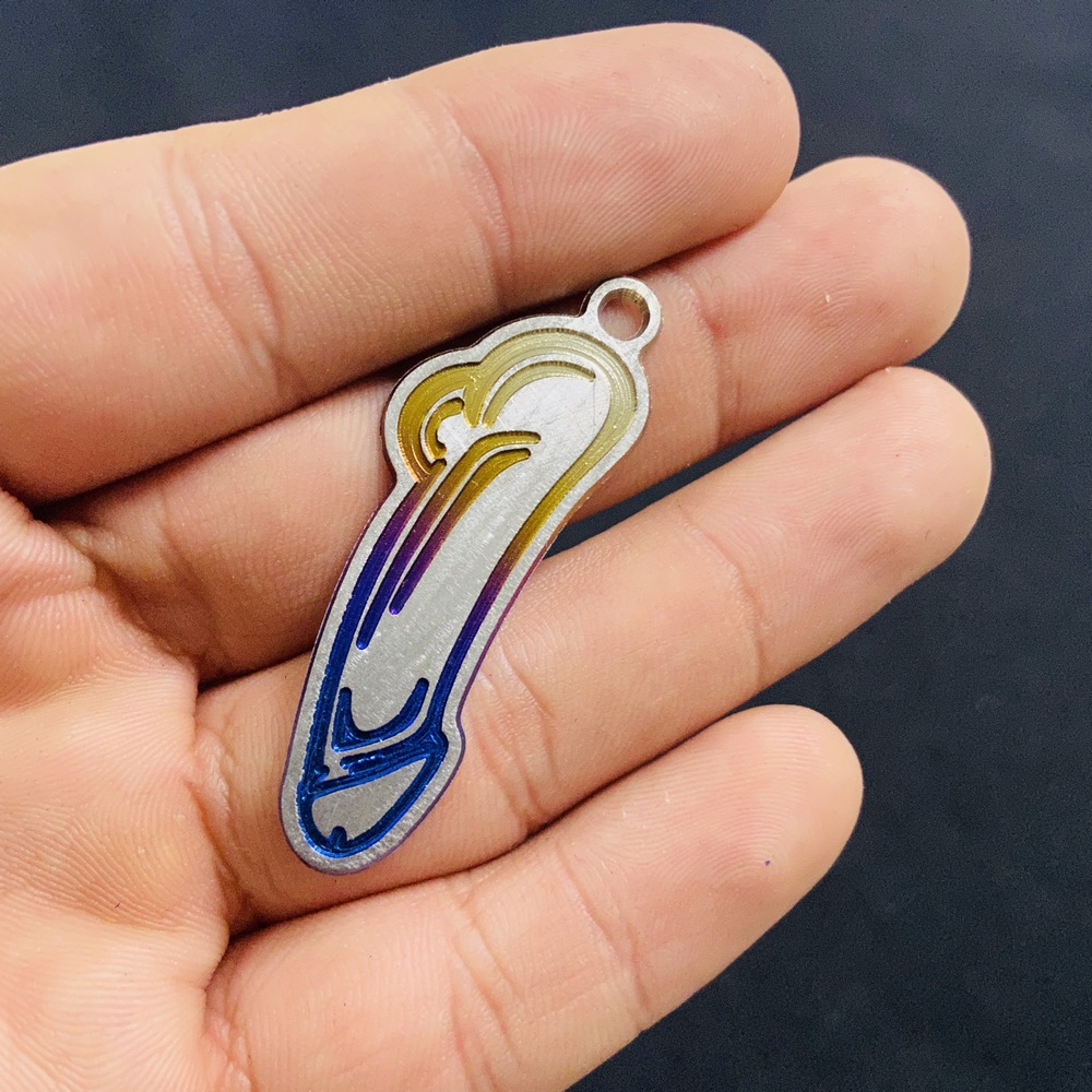 [HCM]MÓC TREO CHÌA KHÓA TITAN TRÁI CHUỐI MINI TRANG TRÍ XE CAO CẤP (TITAN 100%)