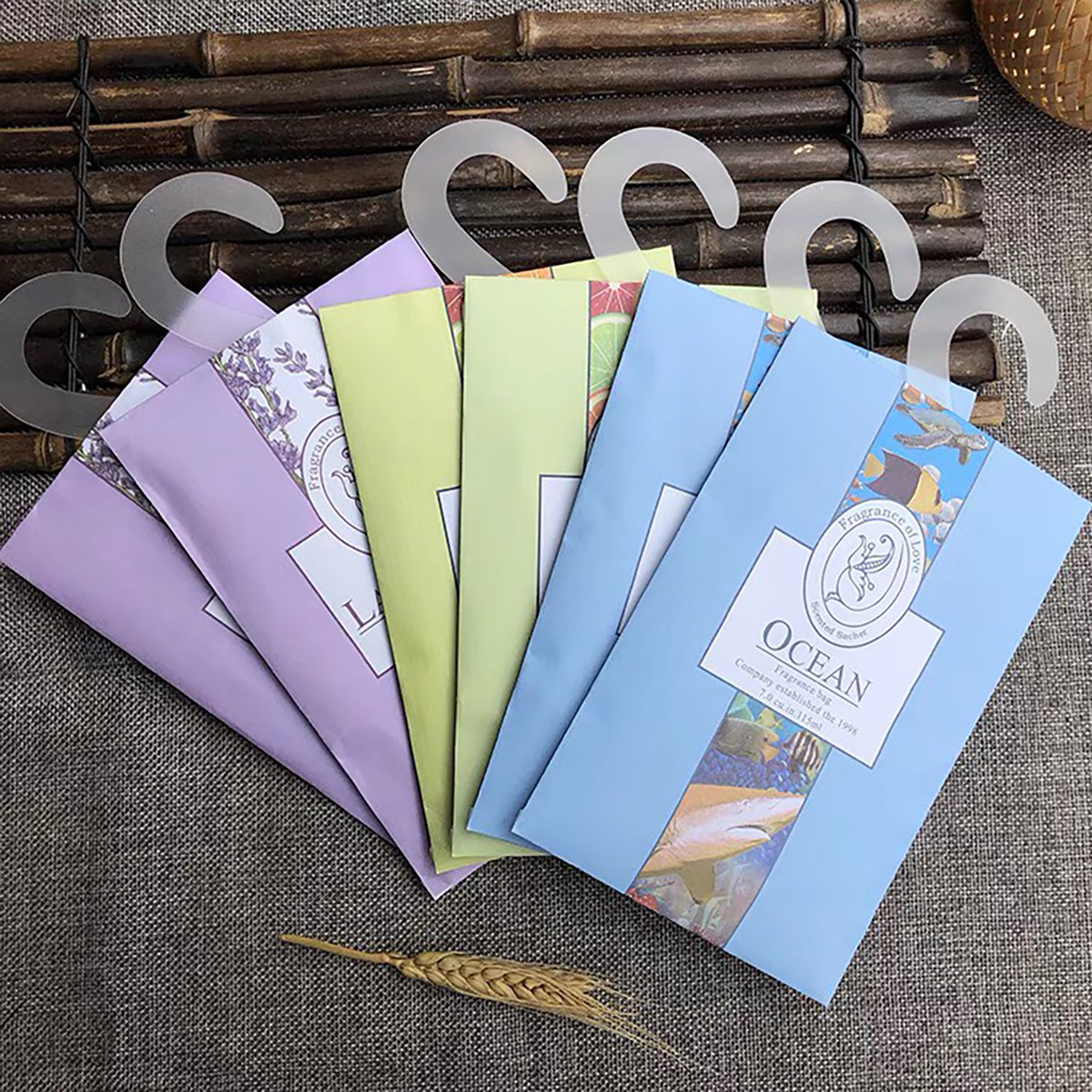 Túi thơm treo phòng để trong tủ quần áo, để xe oto mùi hương tự nhiên, khử mùi - random 1 trong 4 túi