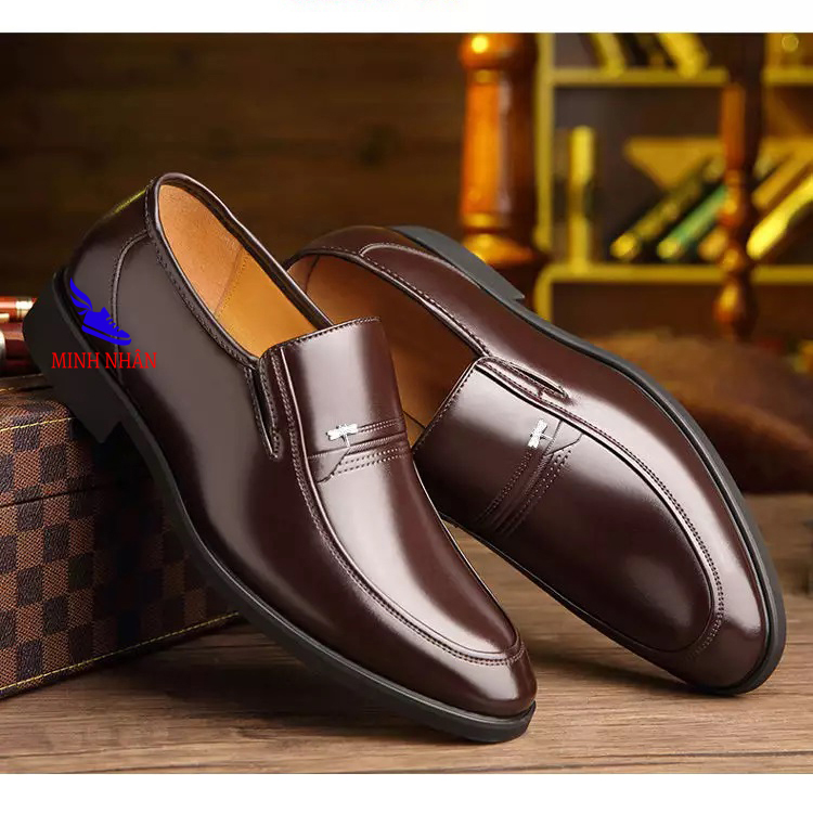 Giày tây nam da bò thật dành cho người trẻ, trung niên , cao niên . Bảo hành 12 tháng Giày Cổ điển Da Doanh Nhân Đơn Giản Giày xỏ nam Giày Tây Giày Công Sở hàng hiệu cao cấp giá rẻ sang trọng giày ông già  giày của bố O-6 màu nâu
