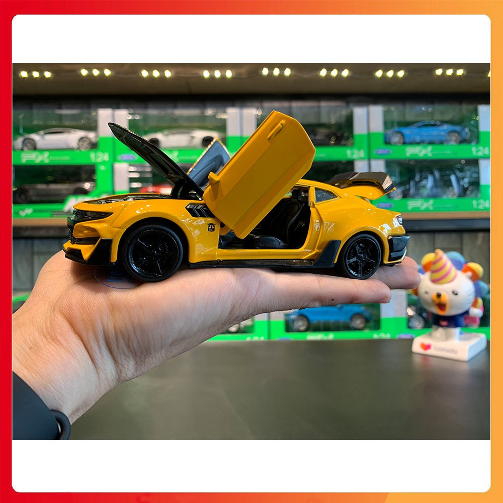 Xe mô hình chevrolet camaro bumblebee tỉ lệ 1:32 hãng miniauto