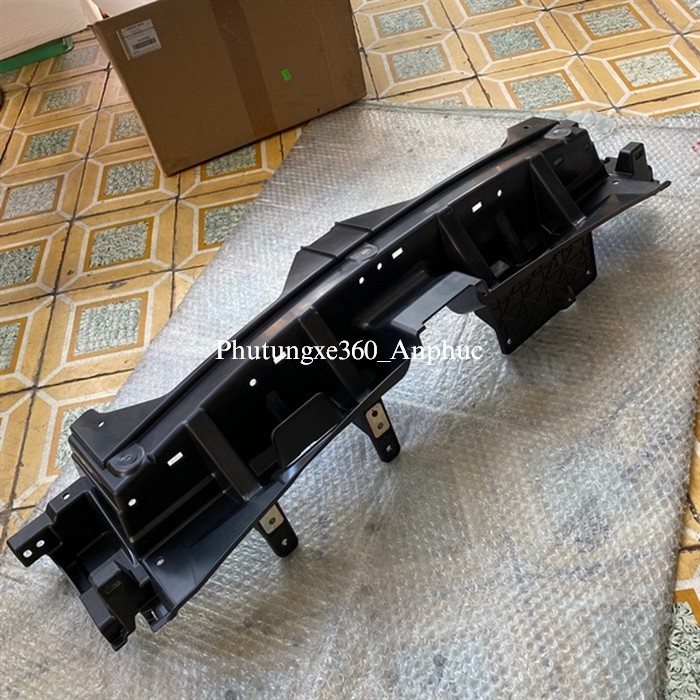 Khung xương trên két nước, giá bắt cản trước Xpander Cross 2020, 2021, 2022 chính hãng Mitsubishi 6400K968