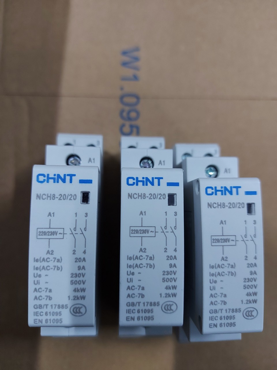 Khởi động từ 1 pha hiệu CHINT NCH8 25/20 25A