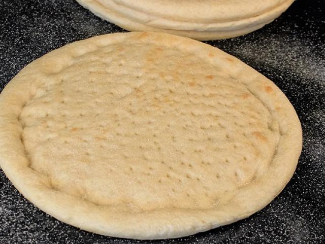 Đế bánh Pizza 20cm( CHỈ GIAO 2H TẠI NỘI THÀNH TPHCM)