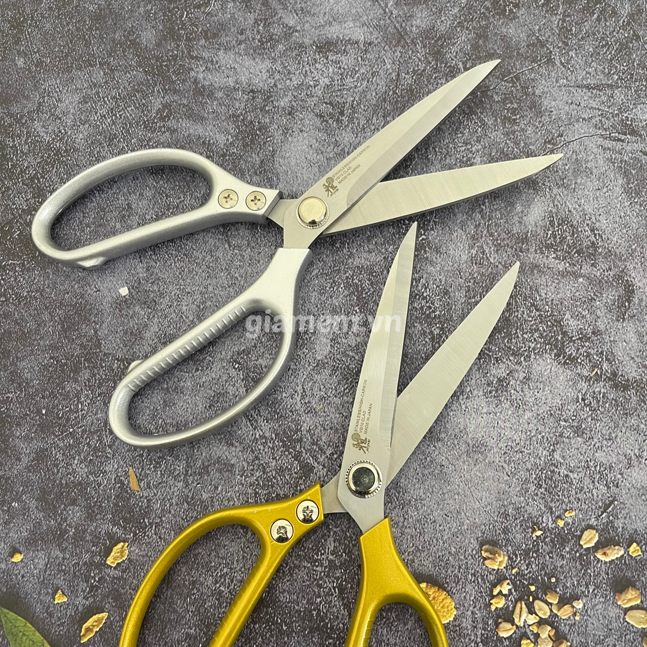 Kéo cắt đa năng Nhật nội địa 24cm, lưỡi dài 12cm cực xịn, siêu sắc, cắt gà, cắt thức ăn, cắt tỉa cây, hoa, cắt vải, giấy, đồ thủ công ...