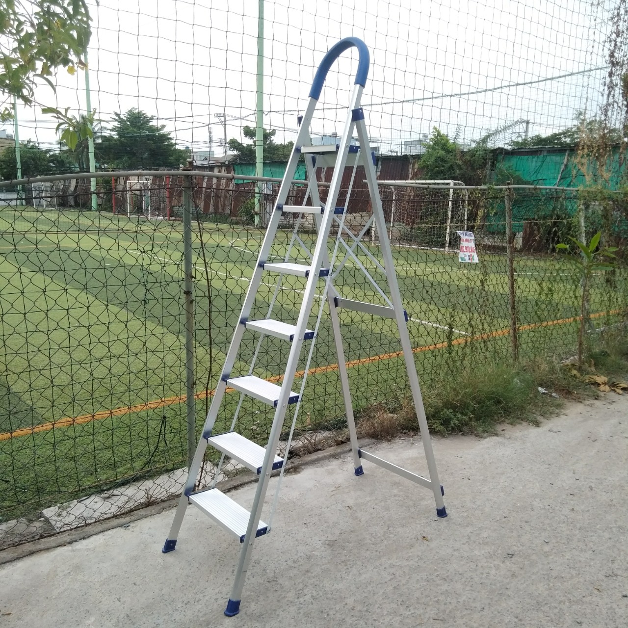 Thang nhôm ghế tay vịn 7 bậc 1.7M Nikita DL07 Nhật Bản