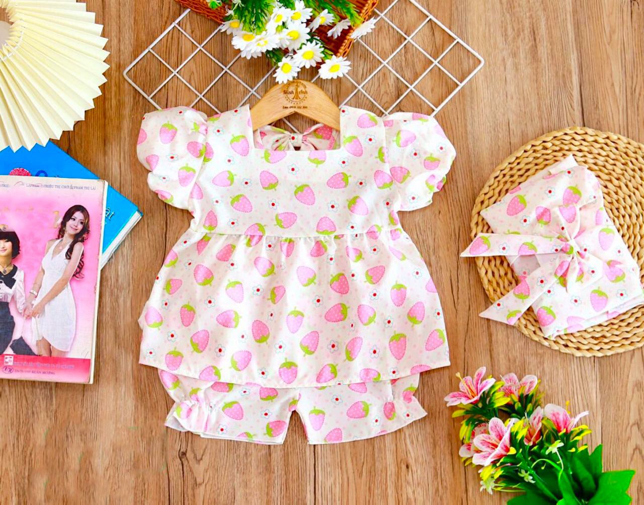 [HCM]Combo 3 bộ bé gái tiểu thư cổ vuông hoạ tiết dâu tây dễ thương vải lụa mềm mại, thoáng mát, thấm hút mồ hôi tốt từ 5-15kg