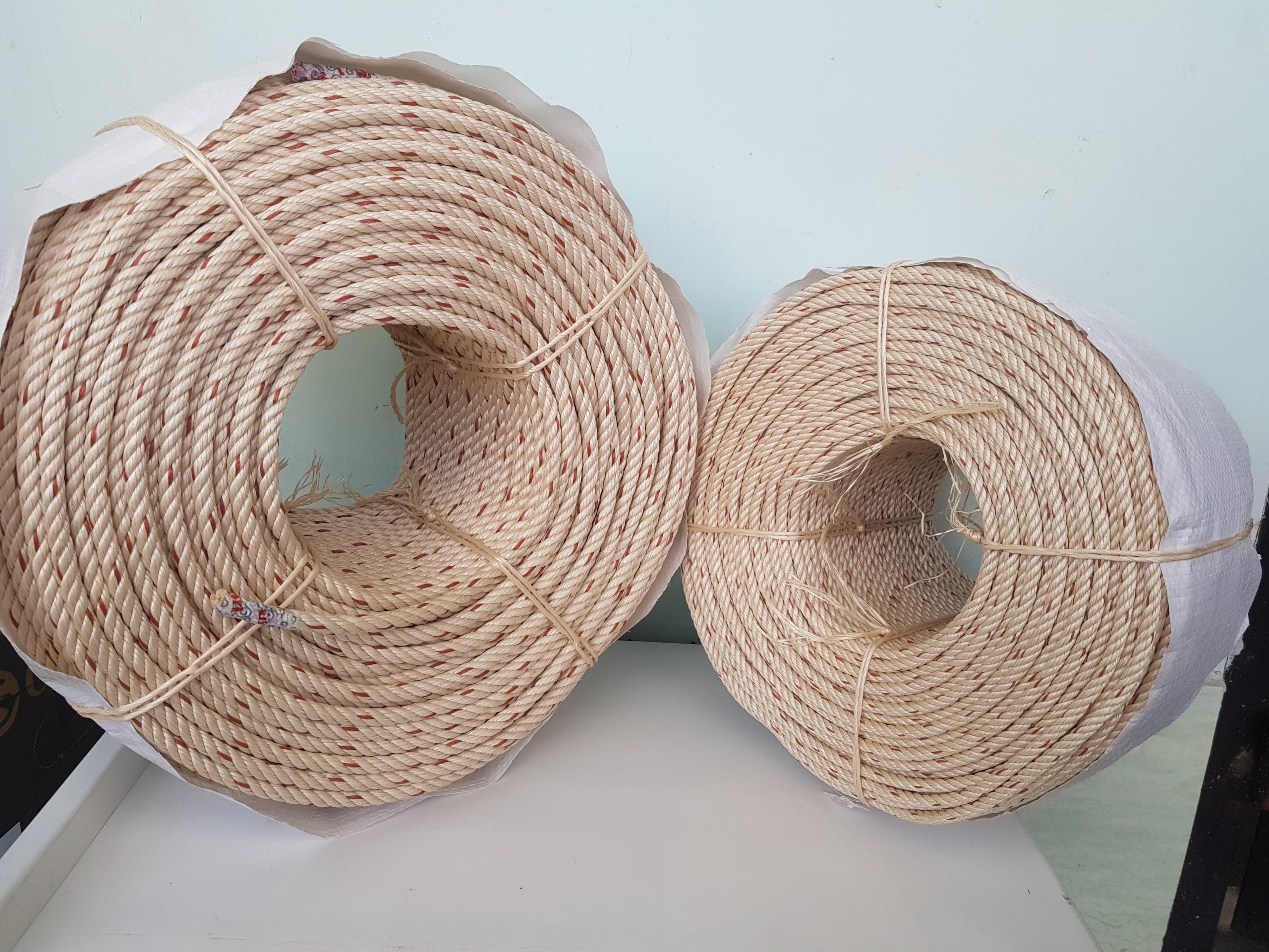 Dây thừng PP 8ly siêu bền dùng trang trí, kéo giếng trời, dây kéo mái che, kéo bạt xe, căn võng. PP8200. nguyên cuộn 200 mét