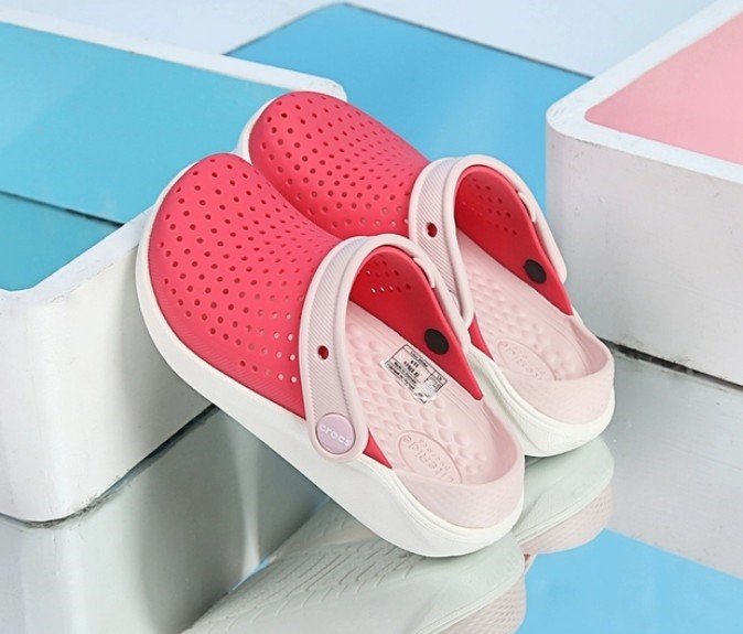 Giày dép crocsDép sục Cross trẻ em literide màu đỏ dâu êm, mềm, thoáng chân tặng 10 stic
