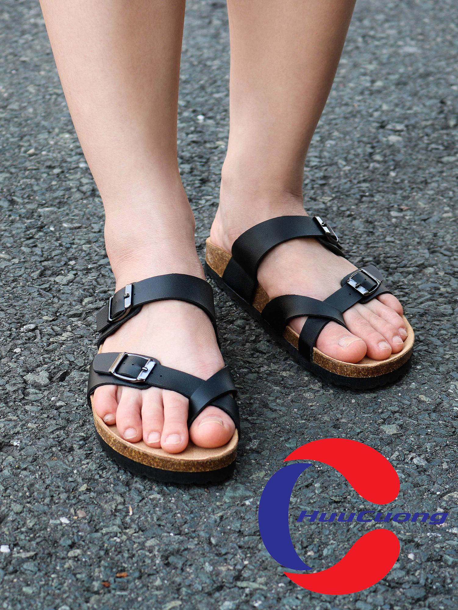 Dép sandal xỏ ngón đen nam nữ đế trấu