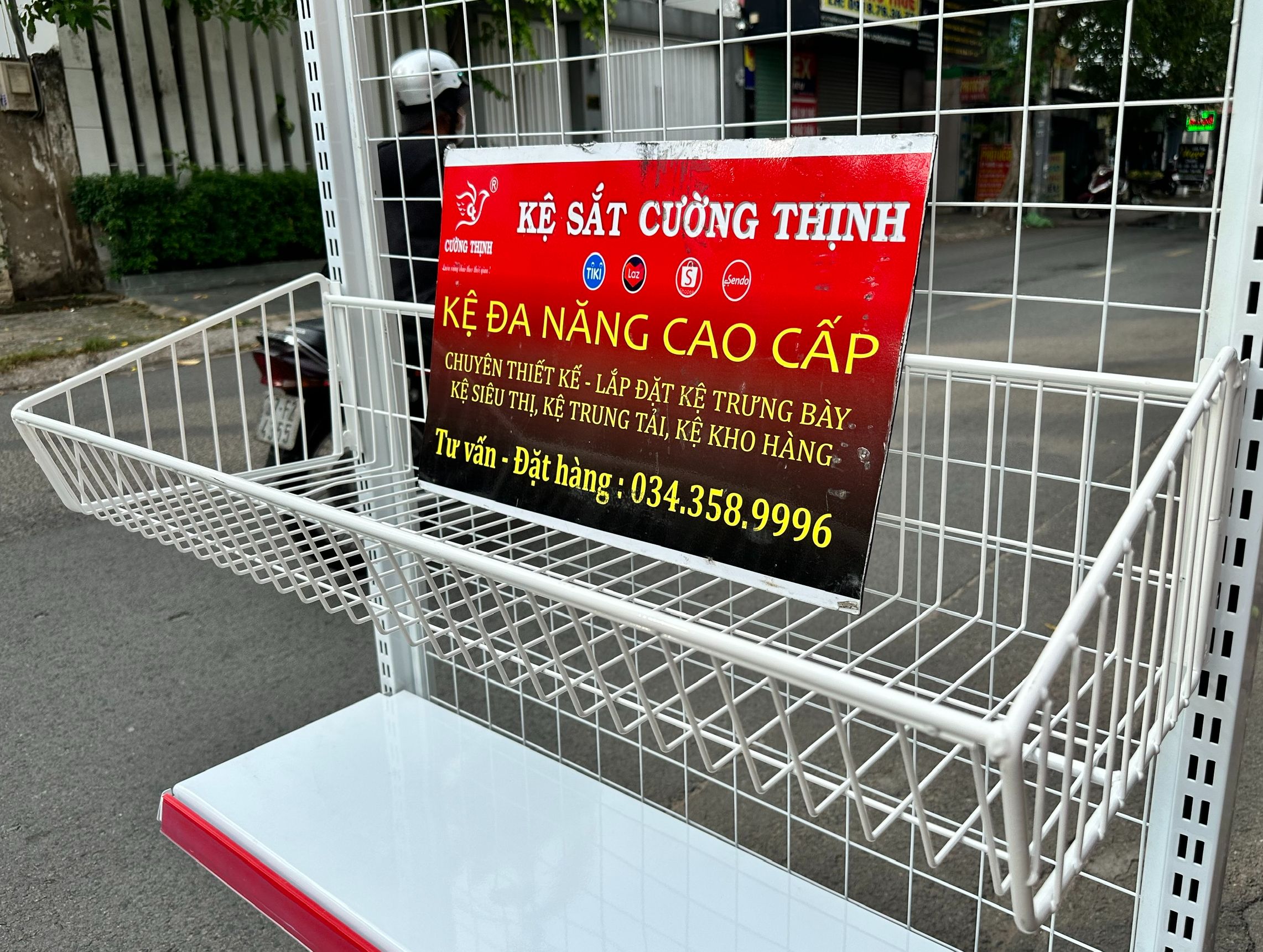 Rổ mỳ, lắp vào kệ siêu thị