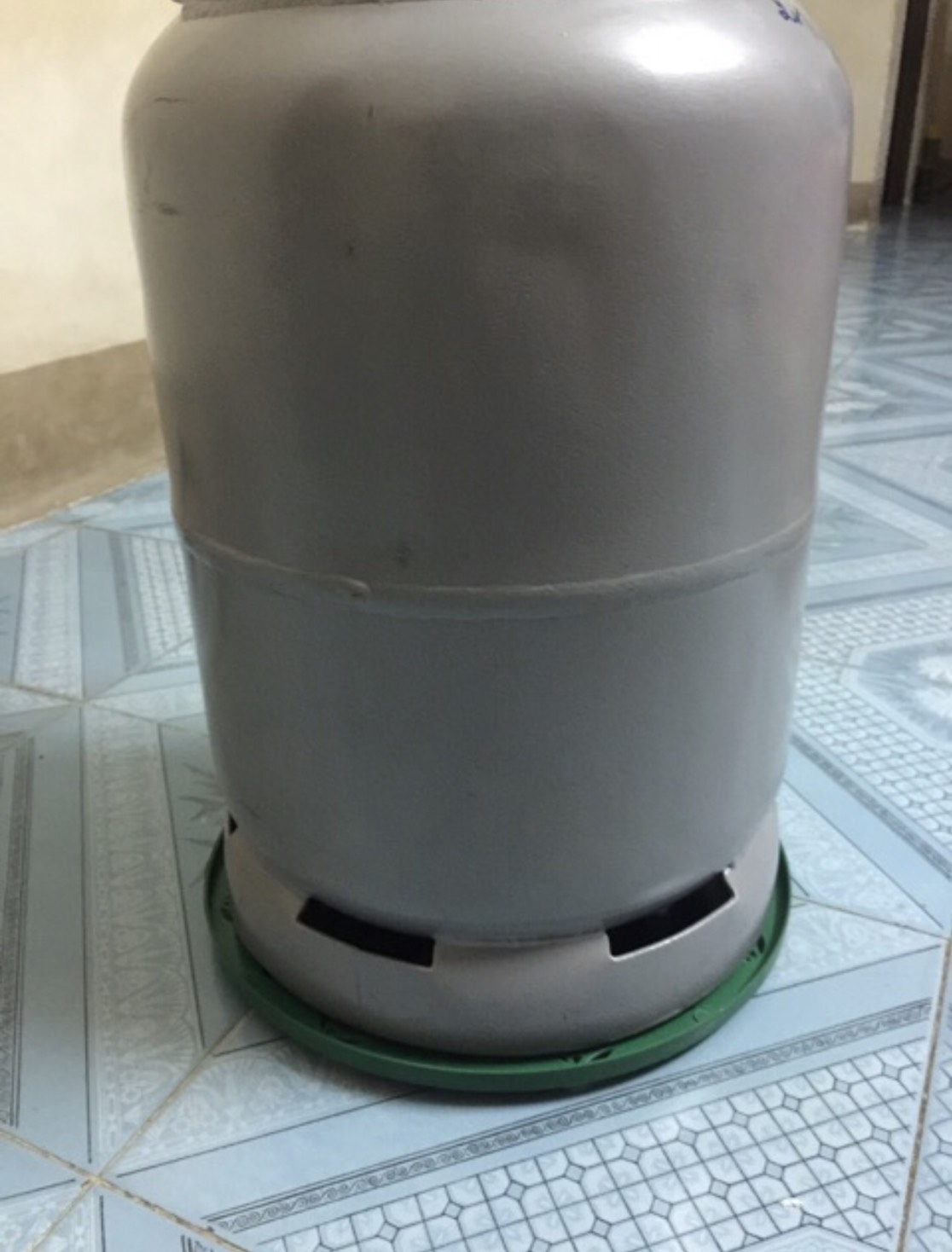 [HCM]ĐẾ NHỰA LÓT BÌNH GAS Thủy Tiên Racing