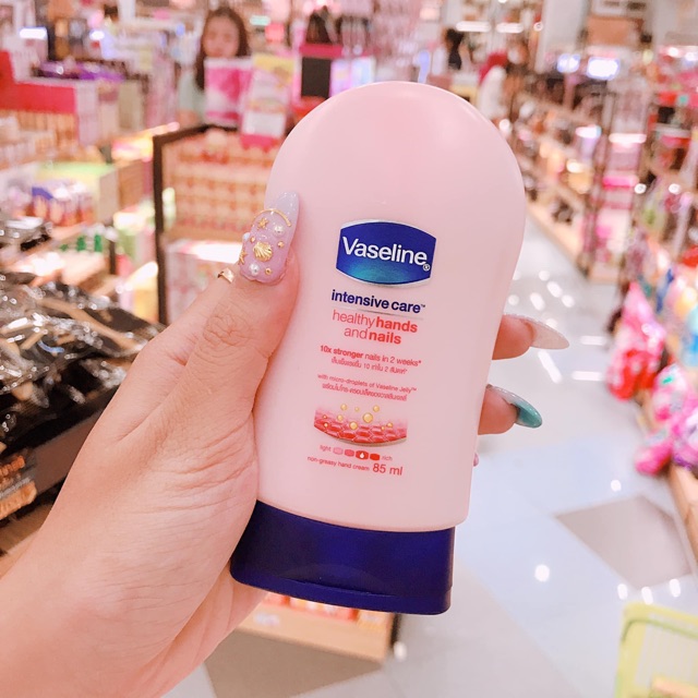 Kem dưỡng da tay và móng tay Vaseline Intensive Care 85g