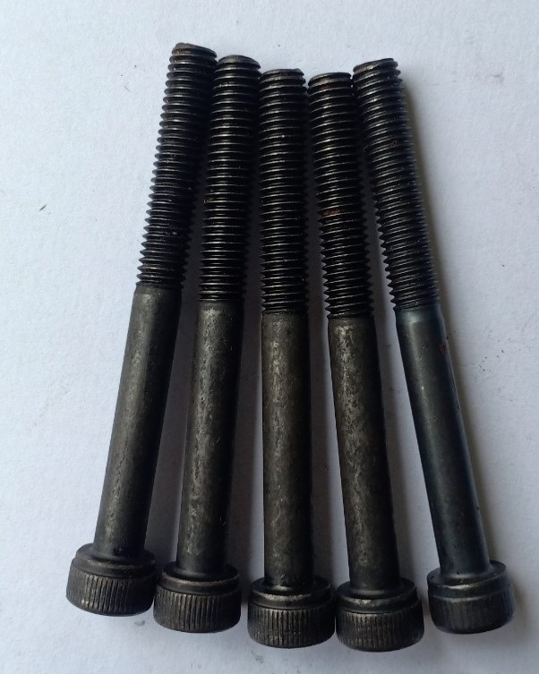 1 BỊCH 25 CON BULONG LỤC GIÁC THÉP 5x50 NR M.E HOÀNG KHANG