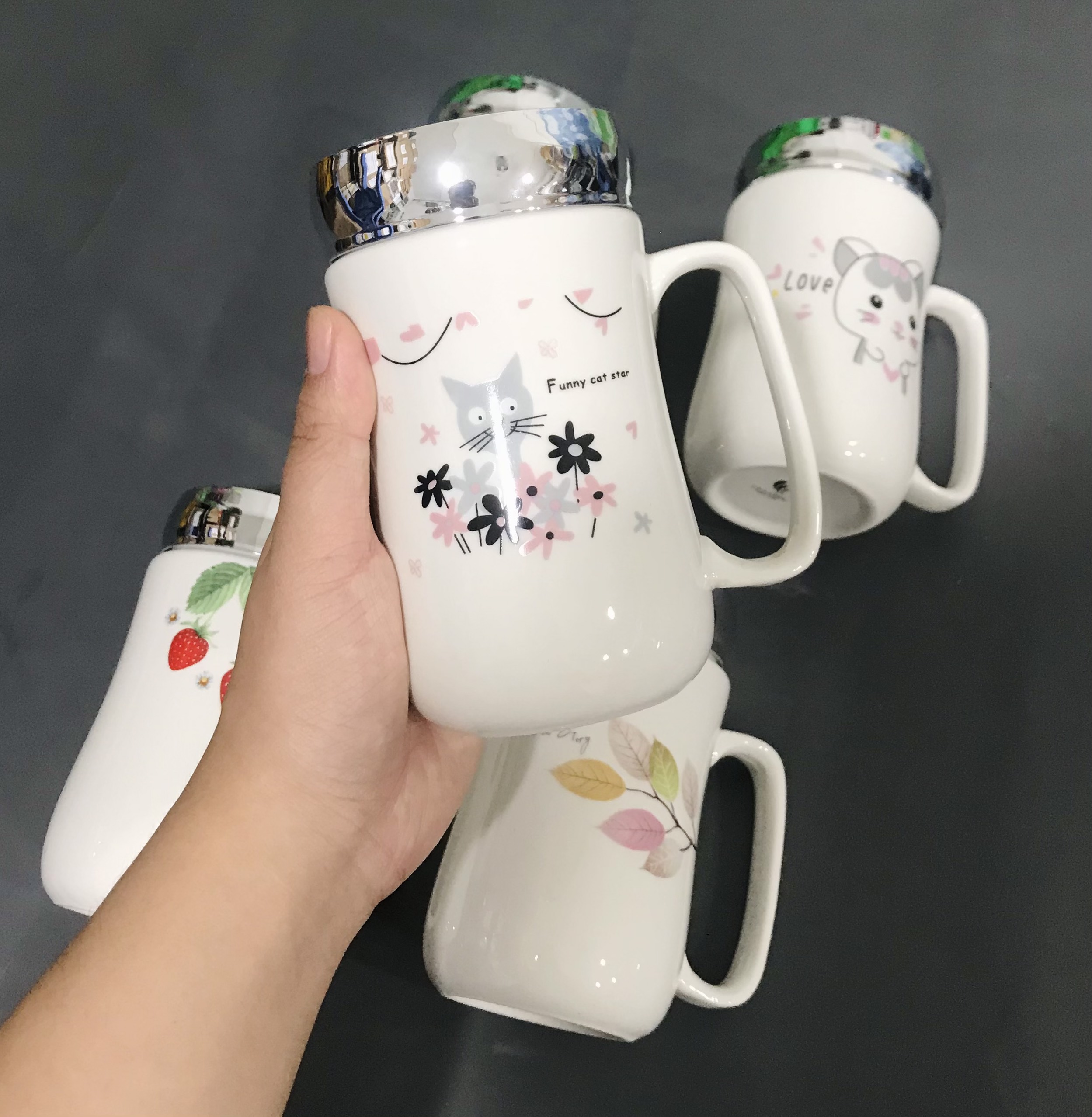 Ca sứ giữ nhiệt nắp kiếng dung tích 300ml