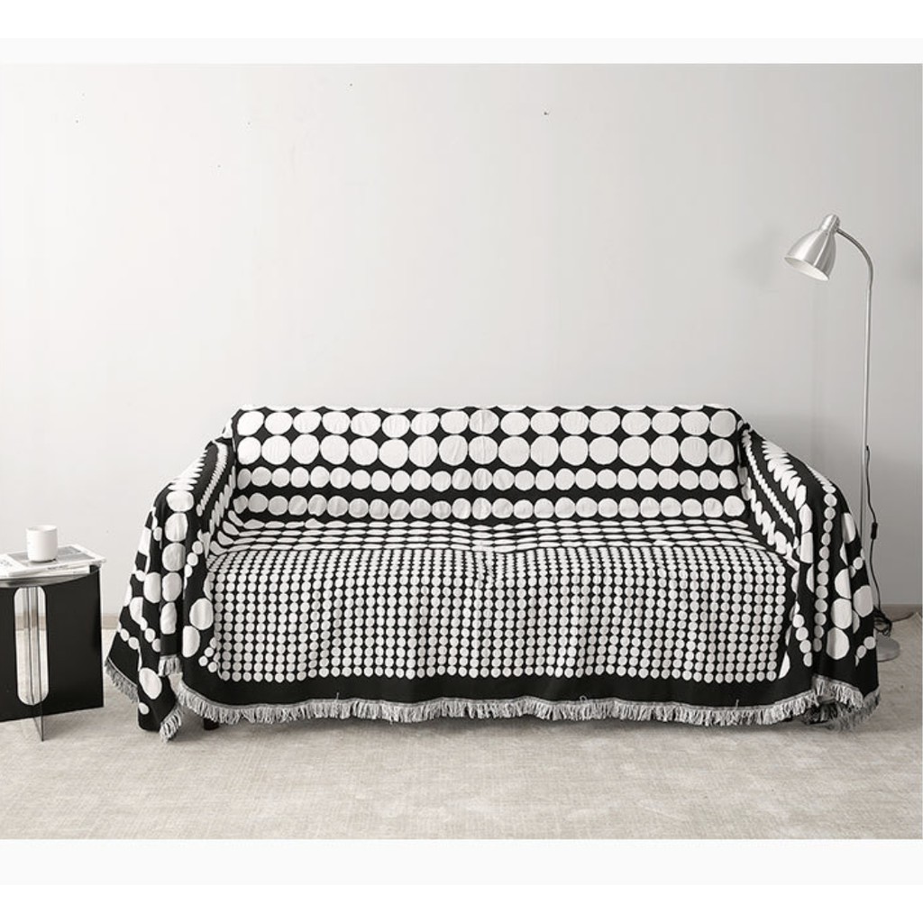 Thảm phủ ghế sofa 1.8x2.3m tông trắng đen