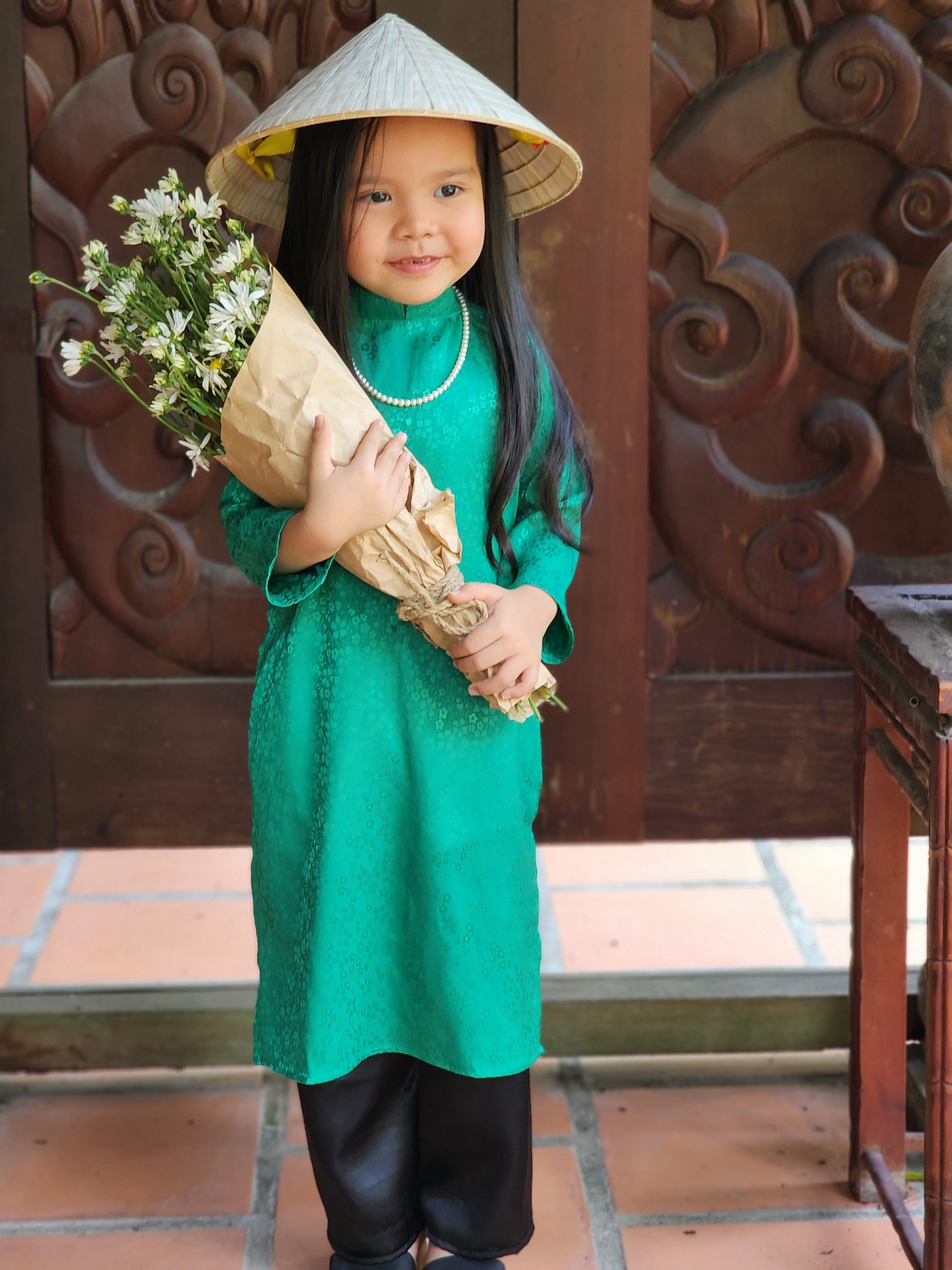 Áo dài gấm hoa cho bé gái kèm quần. áo riêng quần riêng phi bóng.