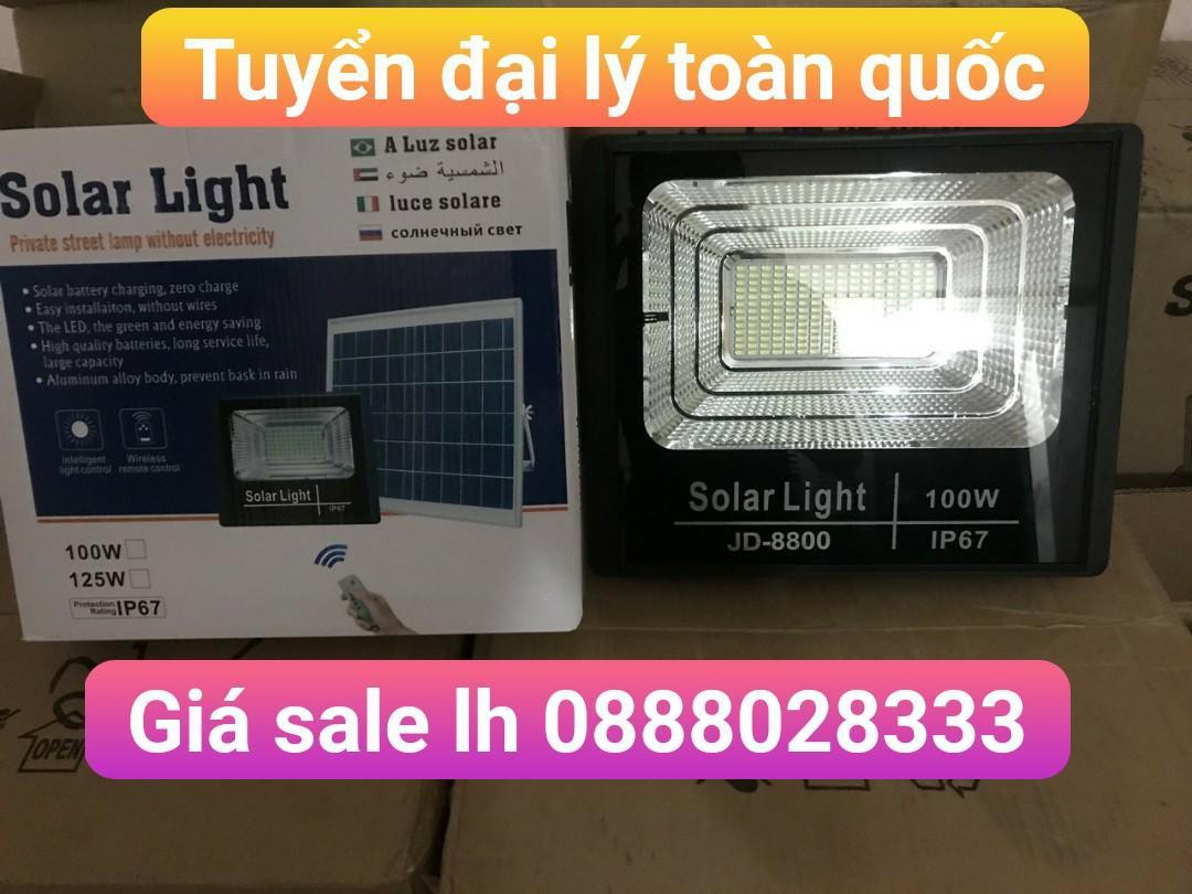Đèn năng lượng mặt trời 100w jd8800