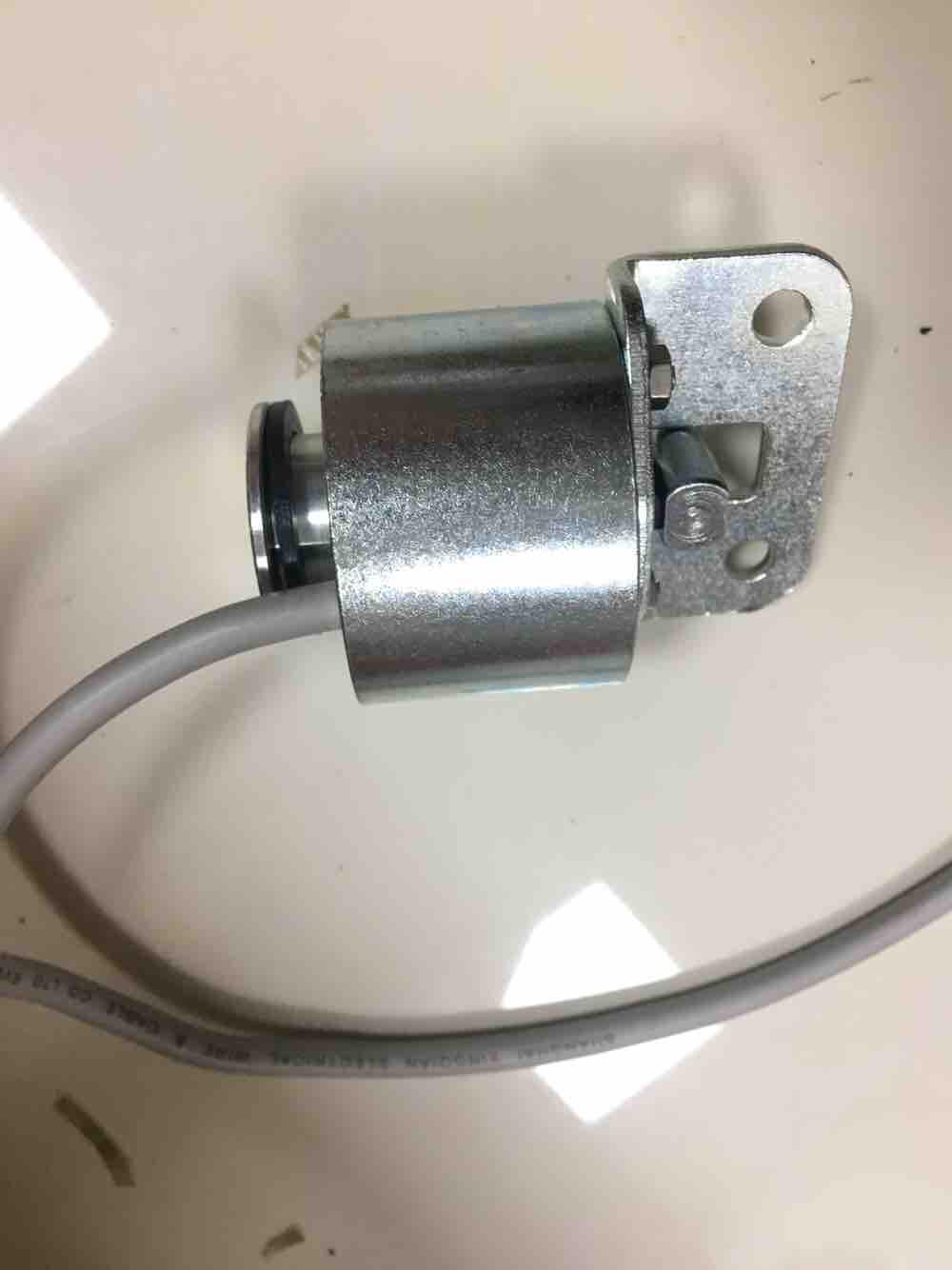 Cục cắt chỉ máy 1 kim điện tử “ củ cắt chỉ  “