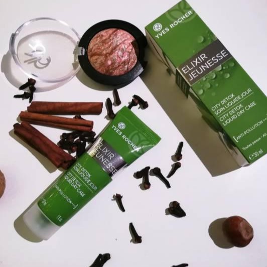 Dưỡng da ban ngày elixir city detox yves rocher- 30ml