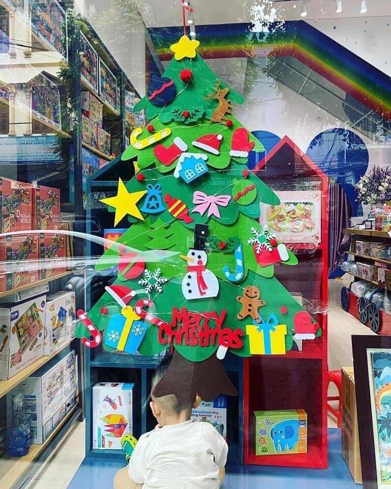 Cây thông noel nhung vải nỉ treo tường dán kính bóc dán cây thông noel treo tường 39 chi tiết
