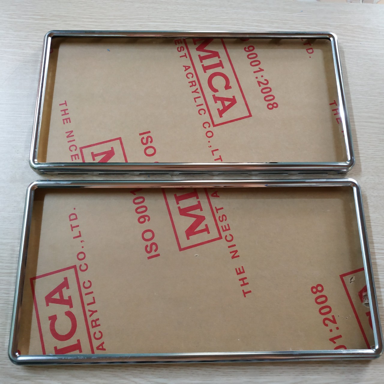 khung biển số ô tô màu vàng khung inox có viền dùng cho xe đăng ký sau ngày 1/8/2020 và xe đổi biển vận tải