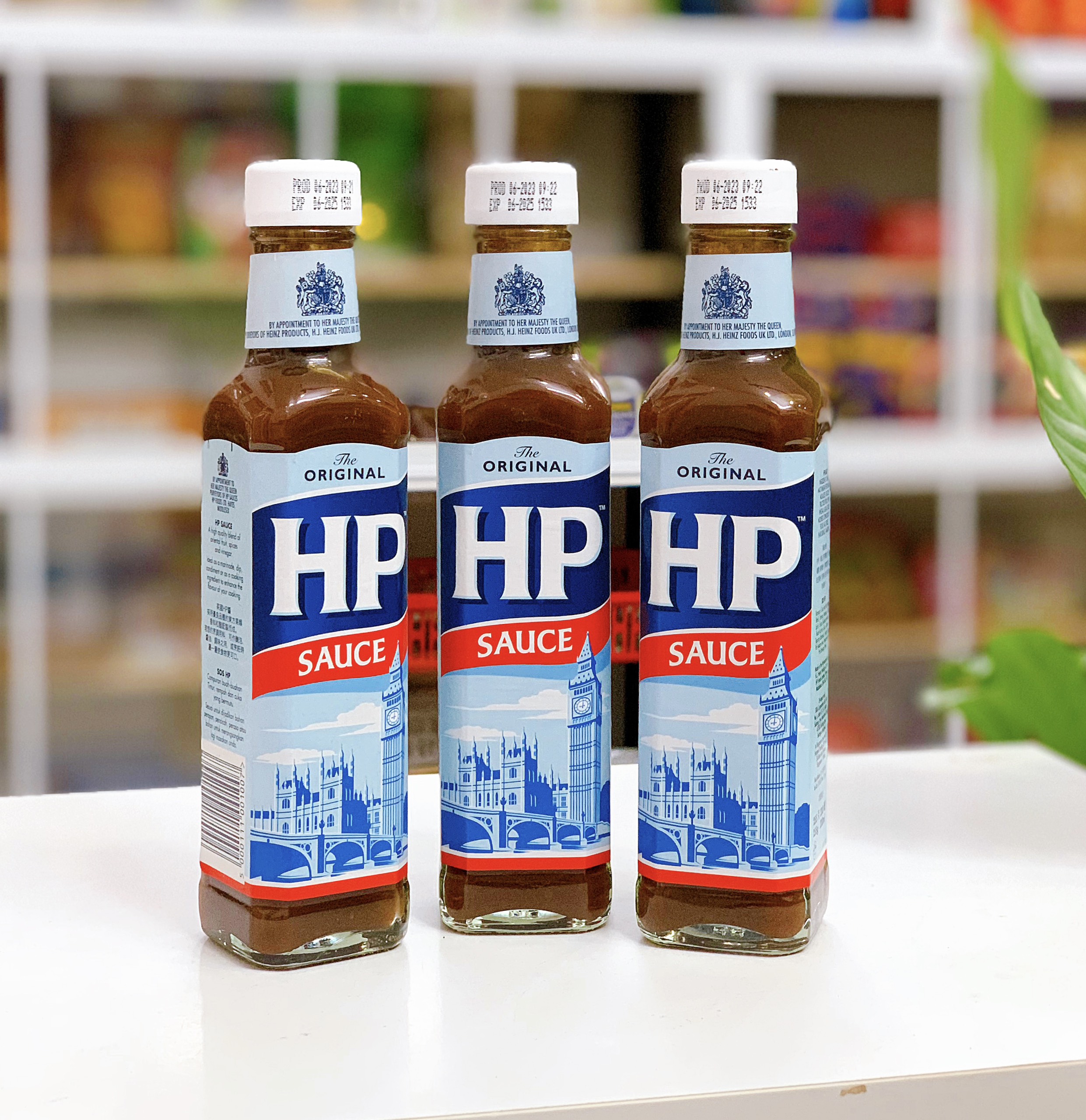 Nước sốt nâu HP vị truyền thống tẩm ướp và chế biến thức ăn The original HP Sauce của thương hiệu HEINZ chai thuỷ tinh 220ML