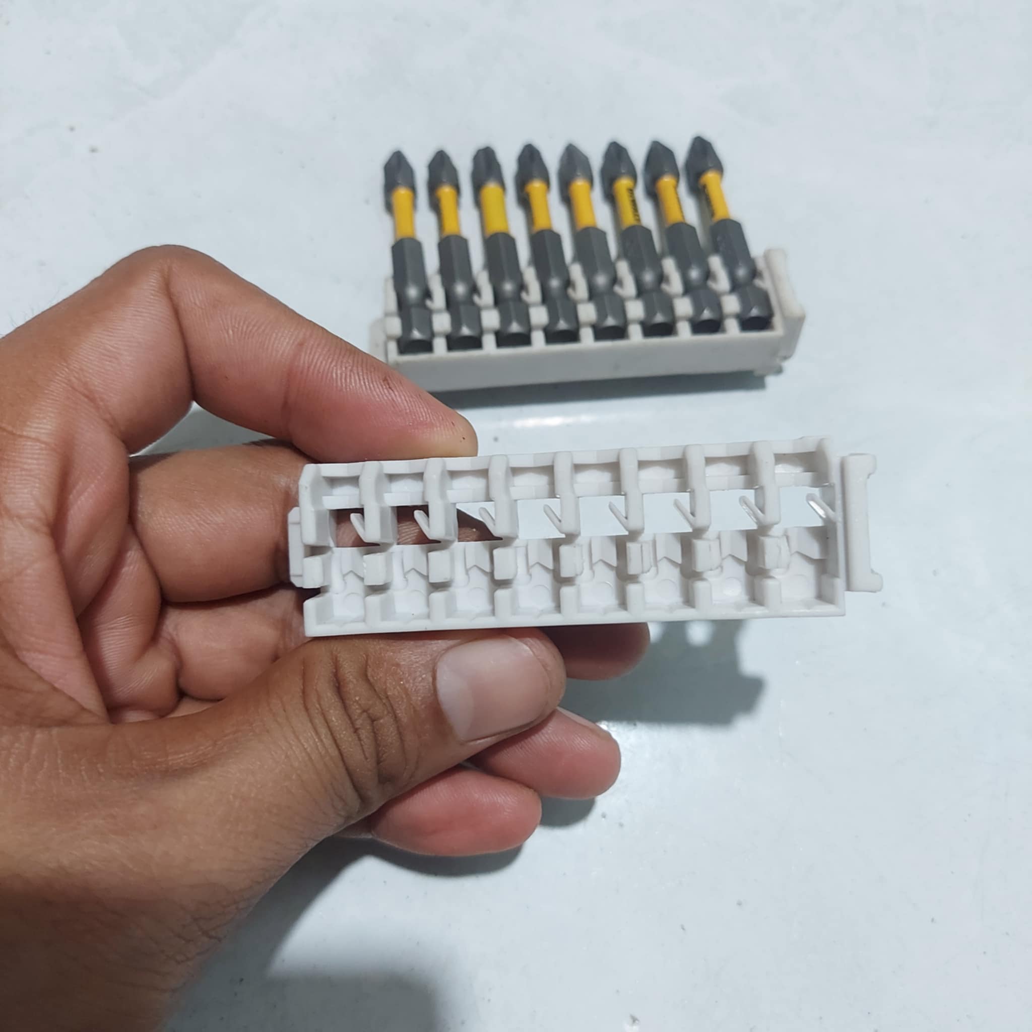 Chân đế gắn vít chuôi lục giác