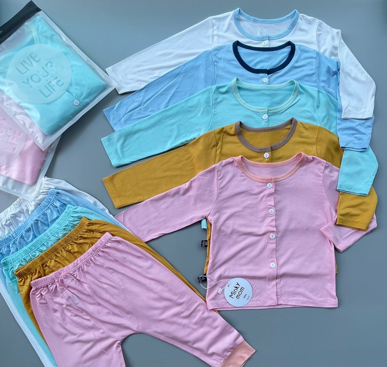 Bộ minkymom dài tay chất thun lạnh cài nút