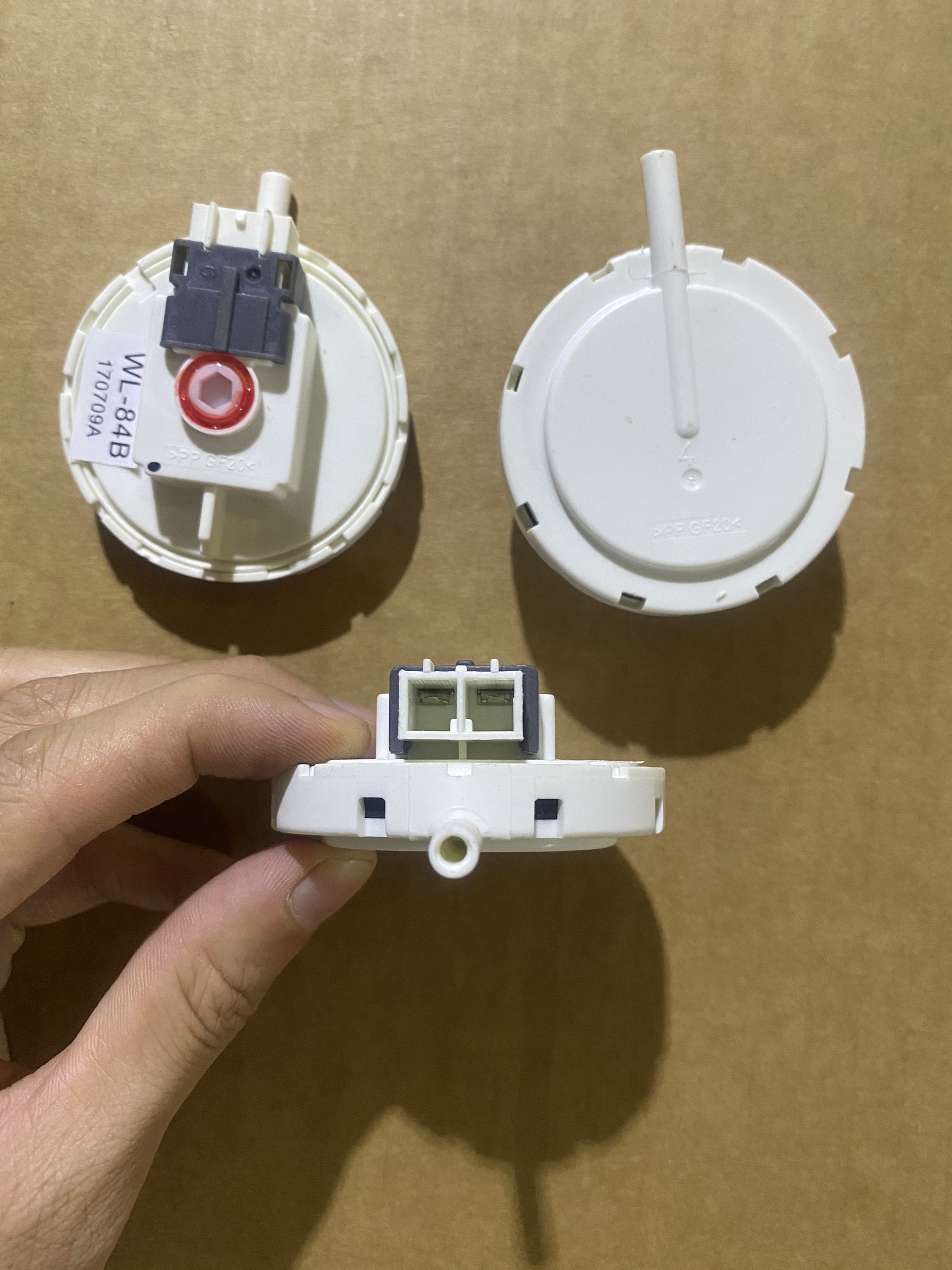 Phao máy giặt 84b toshiba- van áp lực nước mg toshiba