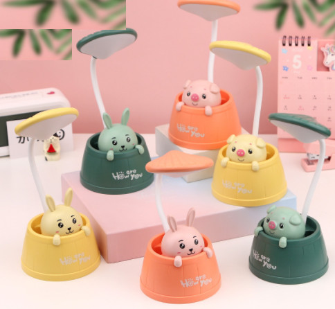 Đèn bàn học sinh chống cận thị siêu cute, có kèm ống cắm bút
