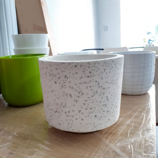 Chậu đá mài trồng cây 49k, miệng 18cm, cao 16cm
