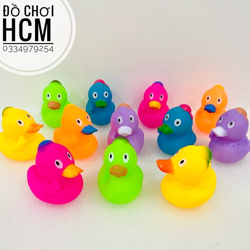 Túi đồ chơi 12 vịt con thả hồ nước bóp kêu chíp chíp rất dễ thương cho bé thích khám phá, cho bé chơi hồ bơi, nhà tắm 391-11