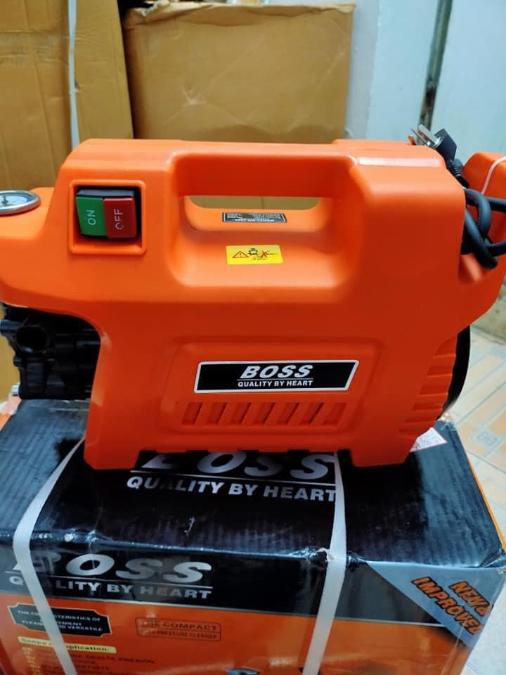 Máy rửa xe Boss B9 siêu khỏe , dây 15m tặng bình xà phòng