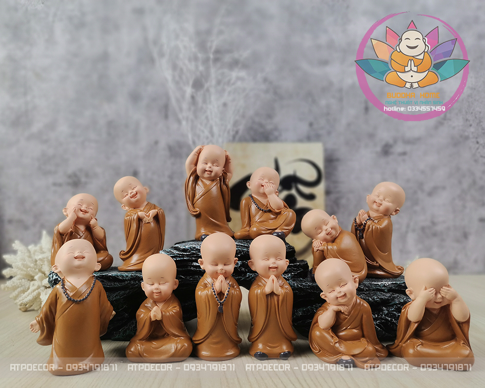 🌺 Chú tiểu áo nâu yêu đời trang trí nhà cửa, ôtô