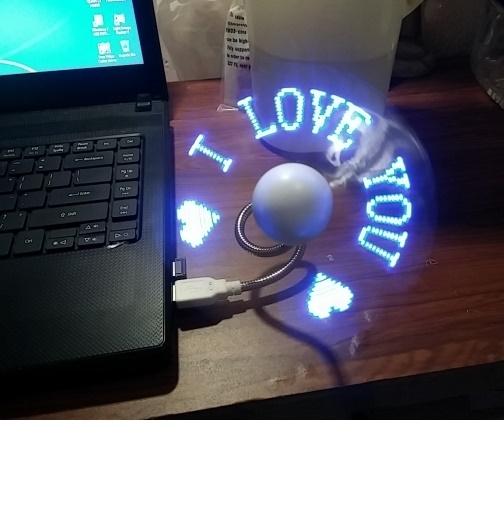 Quạt đèn LED USB tự tạo chữ, thông điệp -nhắn nhủ yêu thương