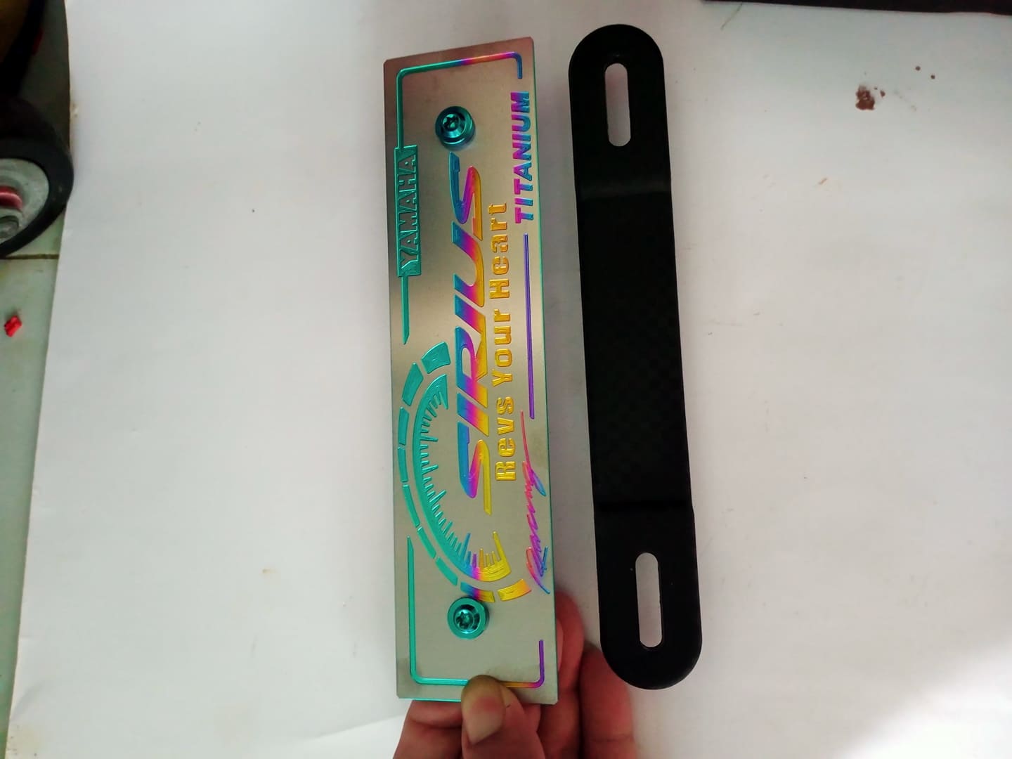 Bảng tên titan,ốc gr5,bát xe máy Sirius.