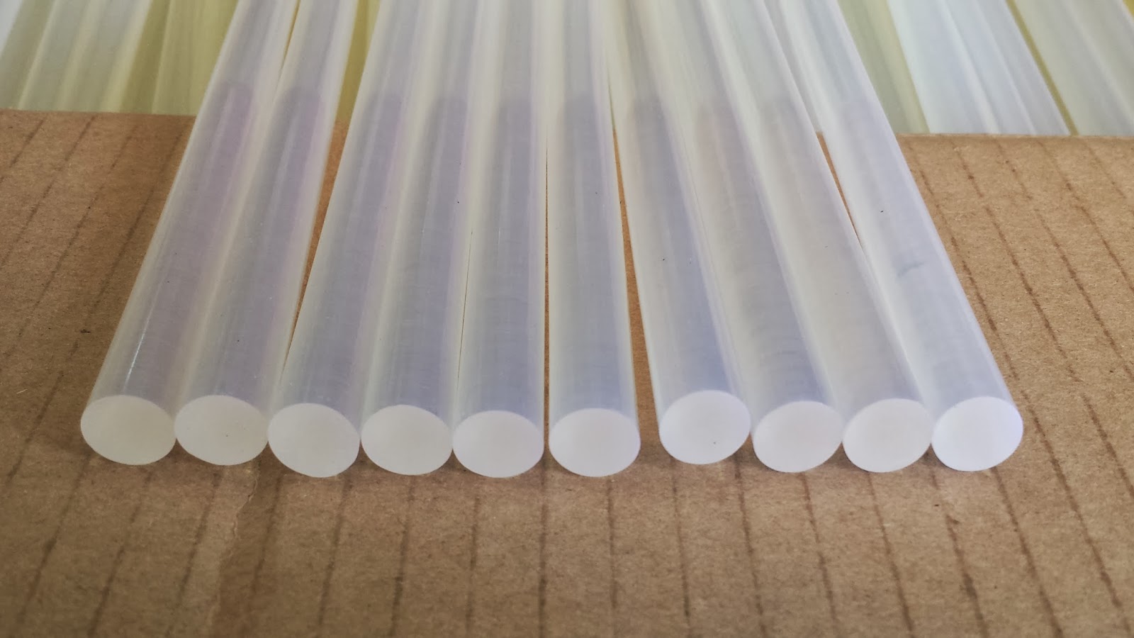 Cây keo nến dùng cho sung bắn keo 7mm , 11mm