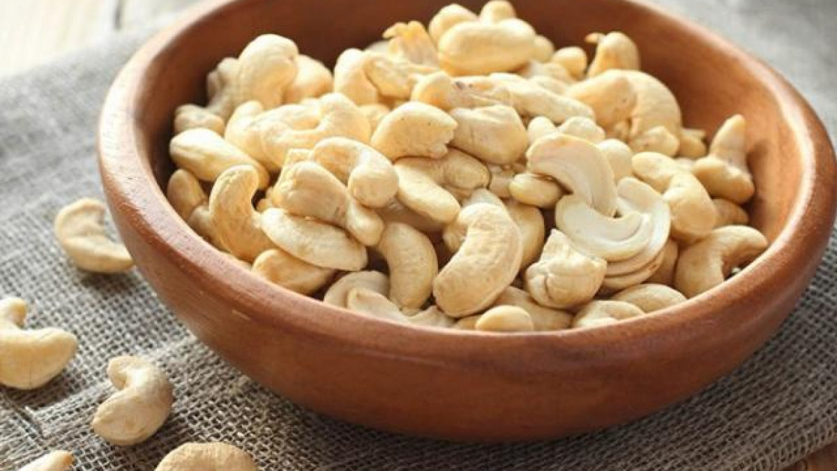 Hạt điều vỡ đôi sạch vỏ lụa 500G kích thước loại A (Nguyên Vị không muối/ Đóng túi zip) - Đồ ăn vặt