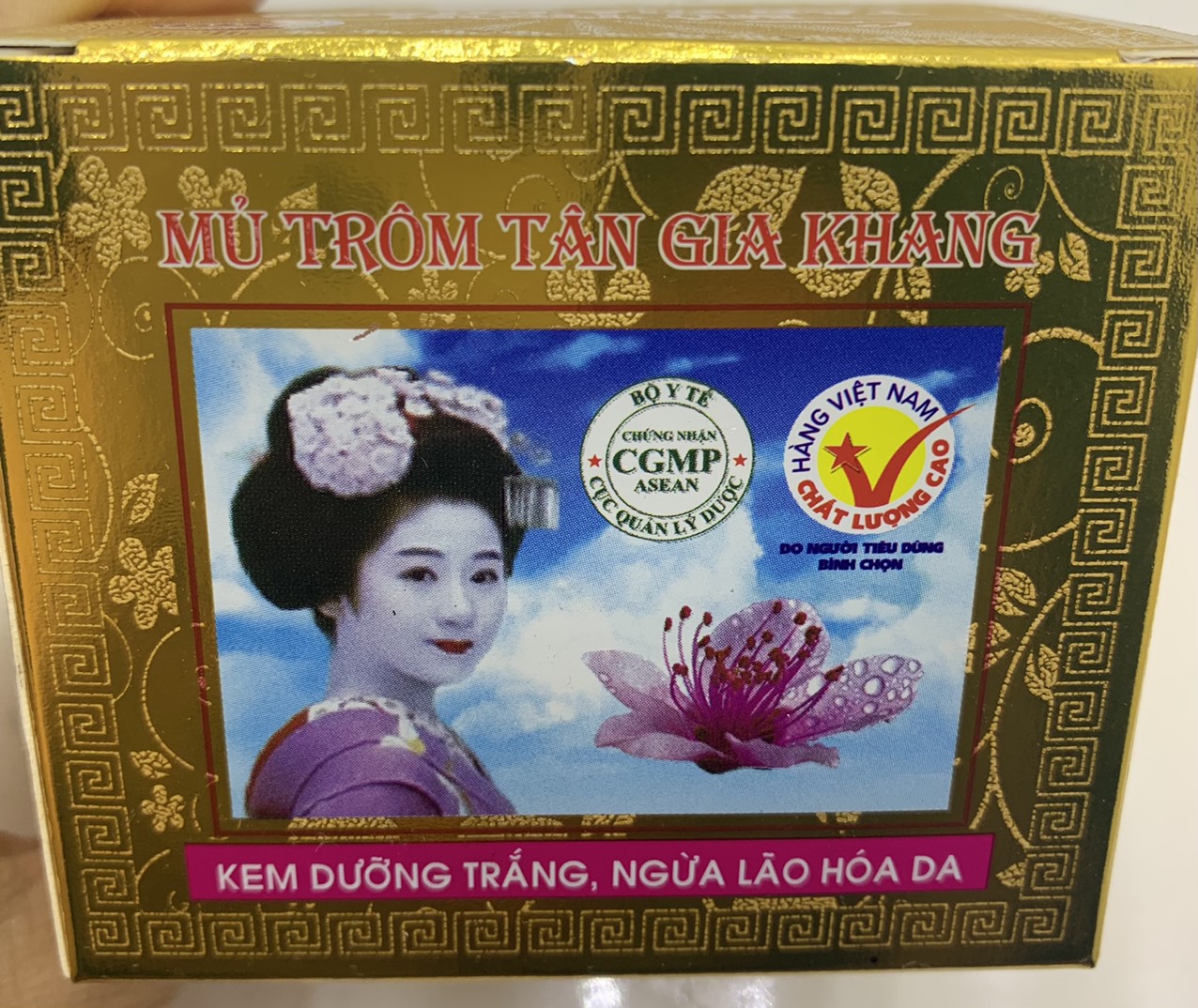 Kem dưỡng trắng da-ngừa lão hóa da mủ trôm tân gia khang vip 18g