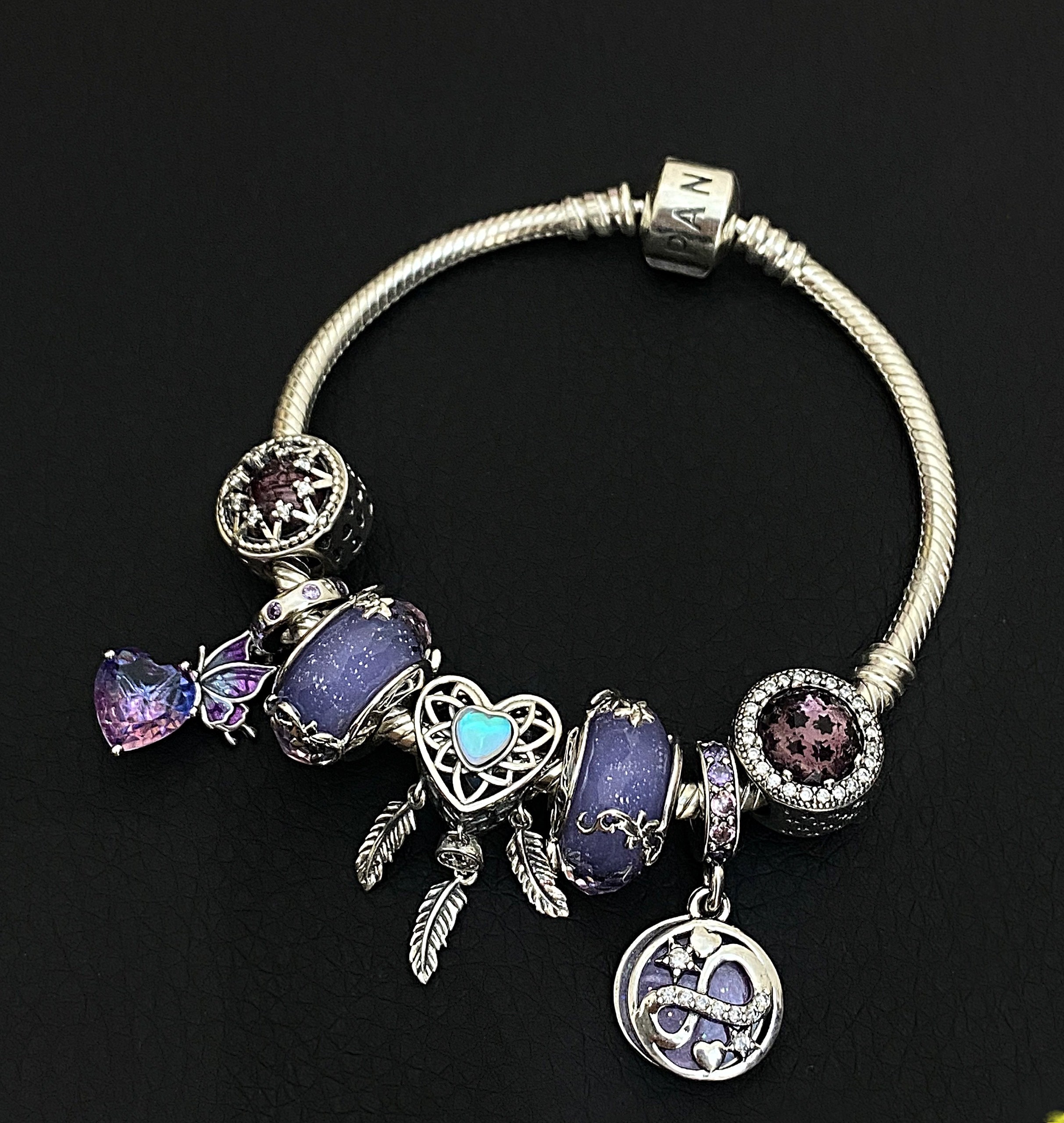 Vòng charm tự chọn theo phong thủy