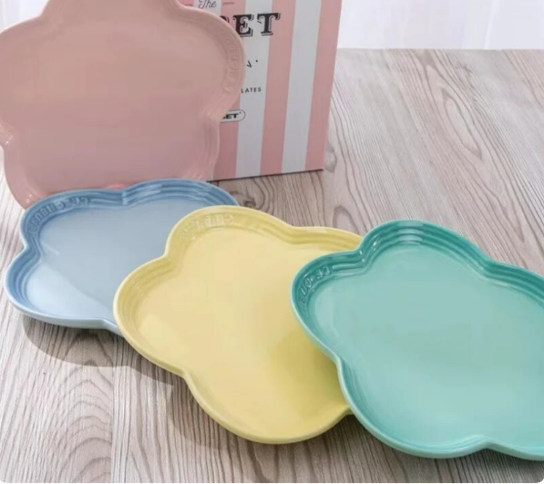 Set 4 cái đĩa Le Creuset hoạ tiết hoa 4 màu 9" - Le Creuset Sorbet Collection Flower Plates 9" set of 4pcs