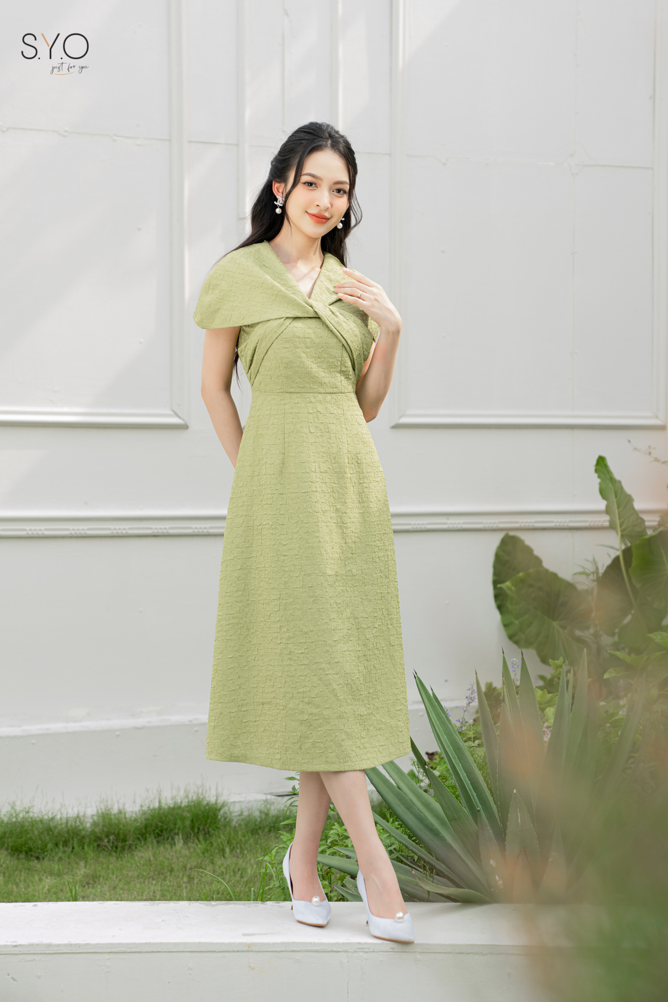 Syo- đầm a midi tsy liền , ngực xoắn - xanh cốm d3030-22