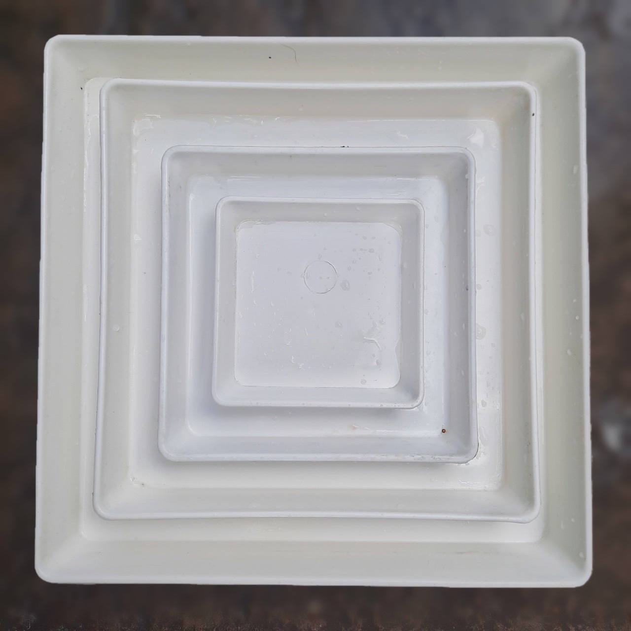 Dĩa nhựa vuông chiều rộng 31cm lót chậu cây chất liệu dày đẹp