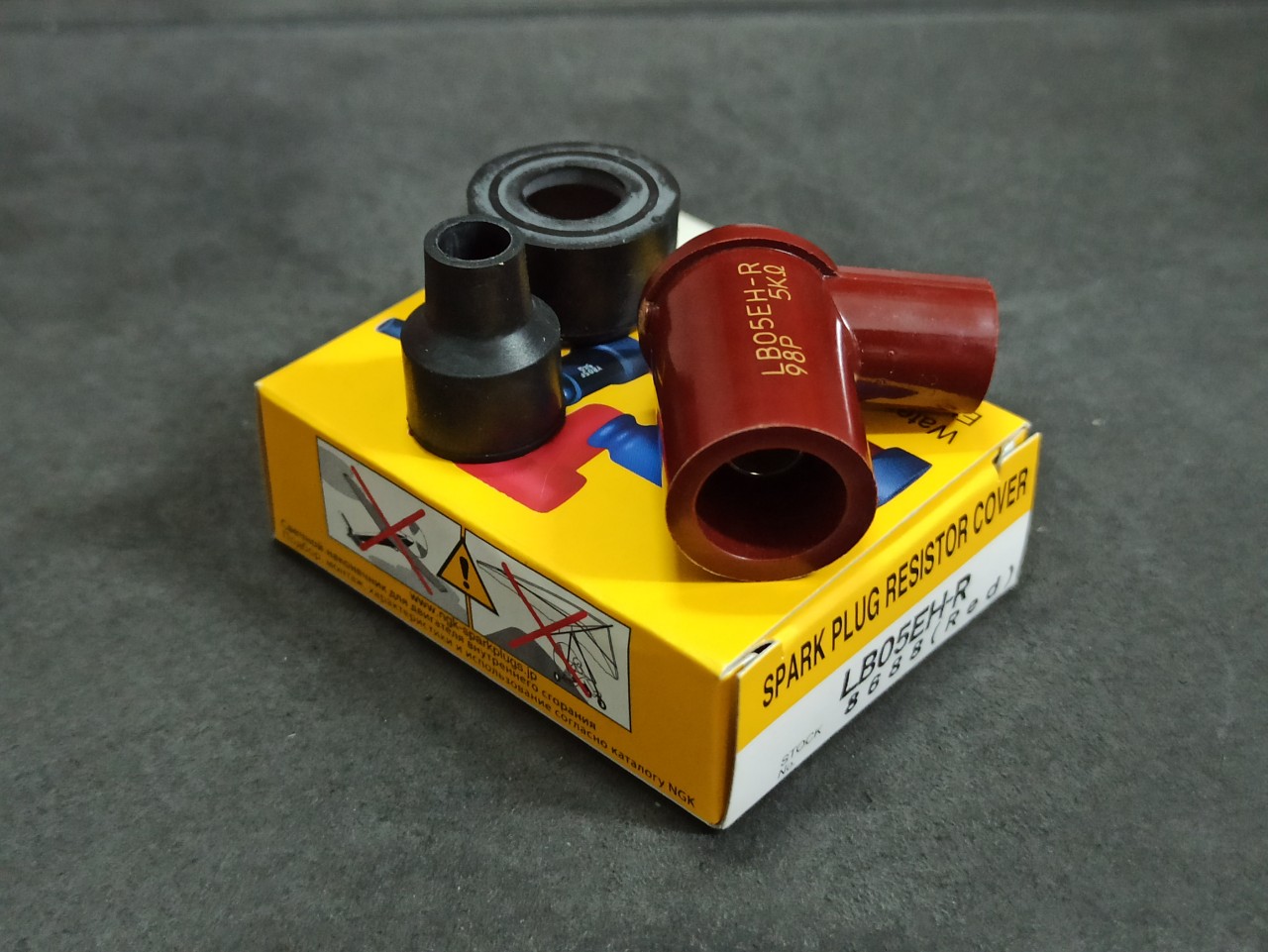 Chụp bugi ngk lb05eh-r dành cho bugi vespa bugi ren 14mm