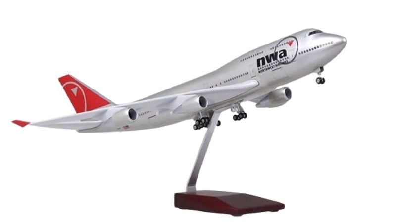 Mô hình máy bay Northwest Airlines NWA Boeing B747 47cm có đèn led tự động