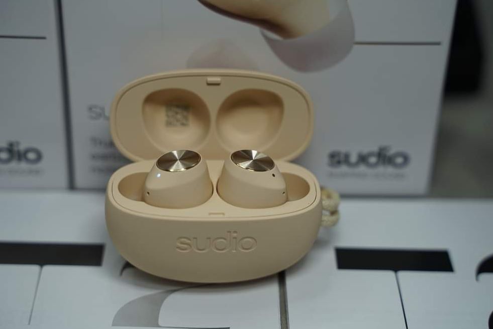 Tai nghe bluetooth sudio t2 - chống ồn chủ động anc - xuyên âm - chống nước - app - mới 100% fullbox