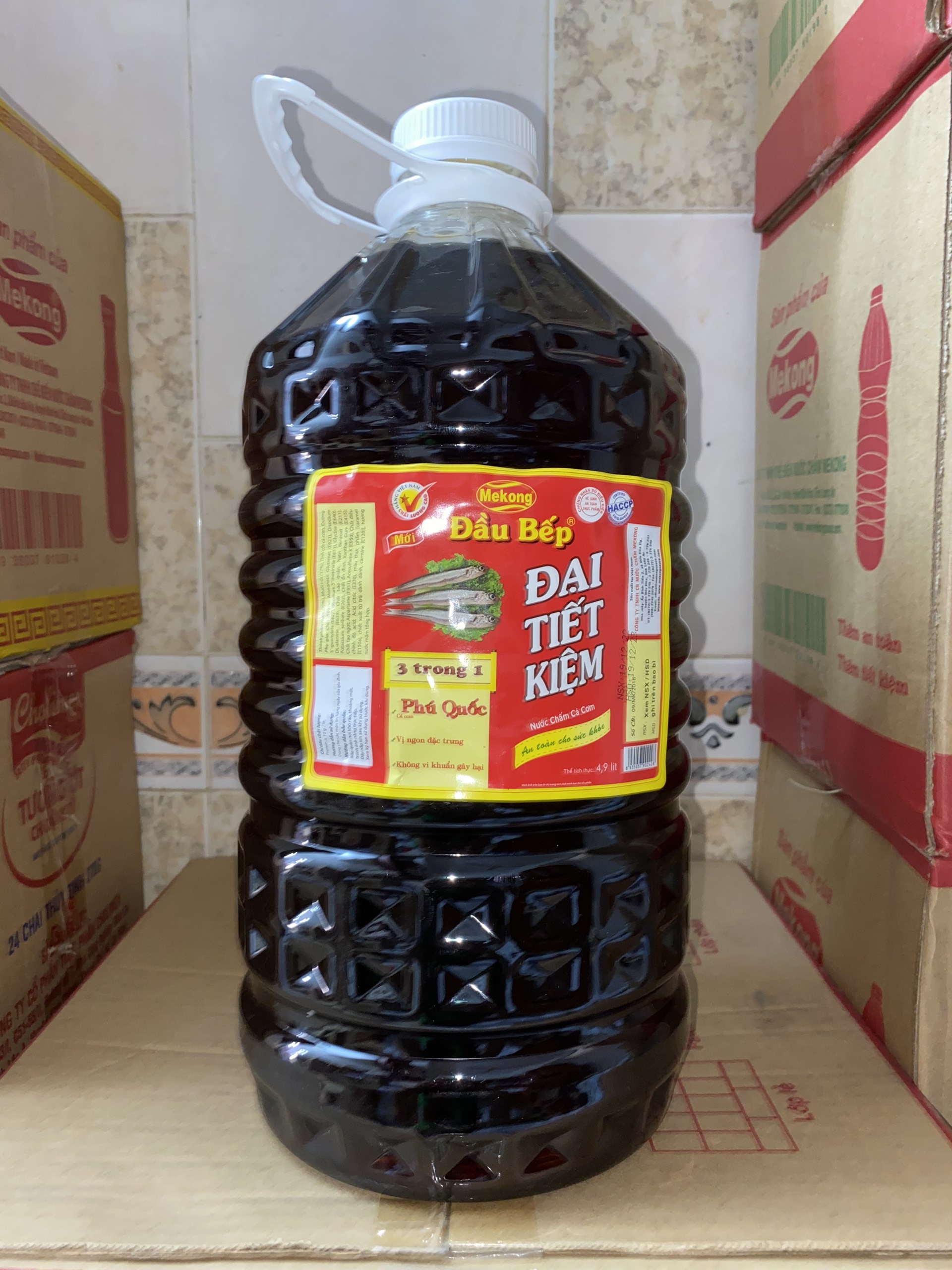 Nước mắm cá cơm Mekong can 4.9 Lít