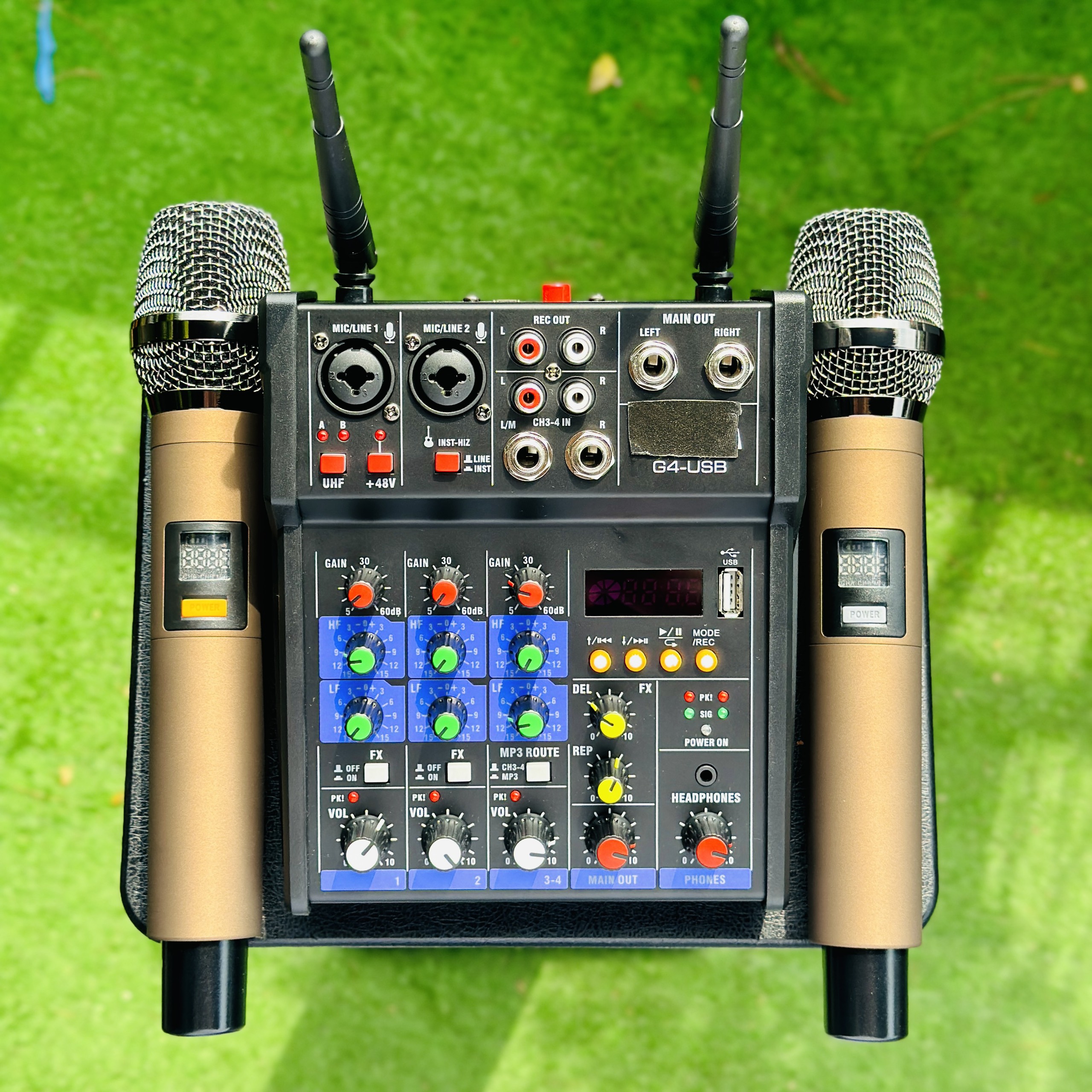 Bàn trộn Mixer G4 USB Có bluetooth 5.0 - Chuyên dùng livestream, karaoke gia đình Có màn hình led Kèm 2 micro không dây Dùng được cho loa kéo, loa ô tô, dàn karaoke gia đình, livestream, thu âm - Bảo hành 12 tháng