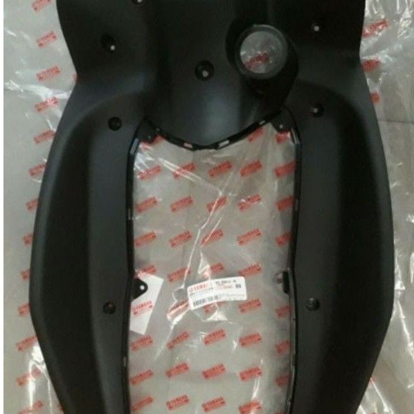 Nhựa đen ốp khóa xe Sirius Fi zin chính hãng yamaha
