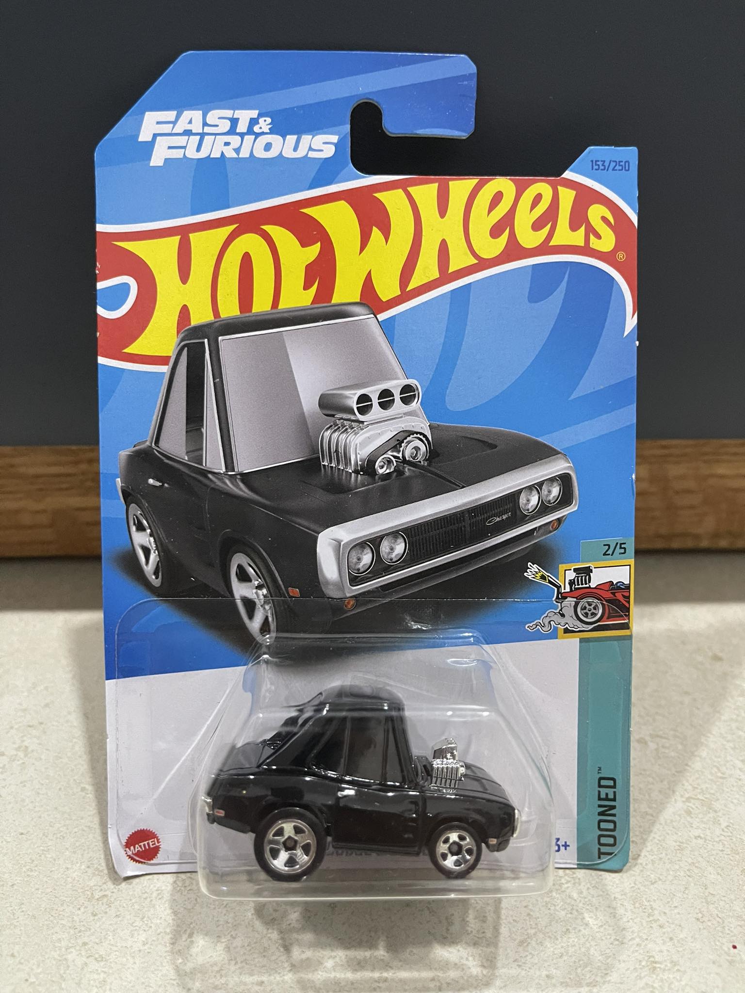 Xe mô hình đồ chơi cơ bản Hotwheels 1:64 - '70 Dodge Charger